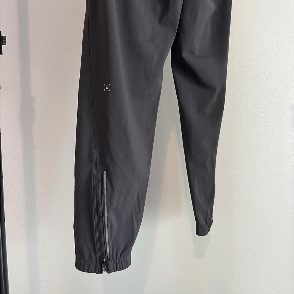 Surge Lululemon Joggers Size (M)
